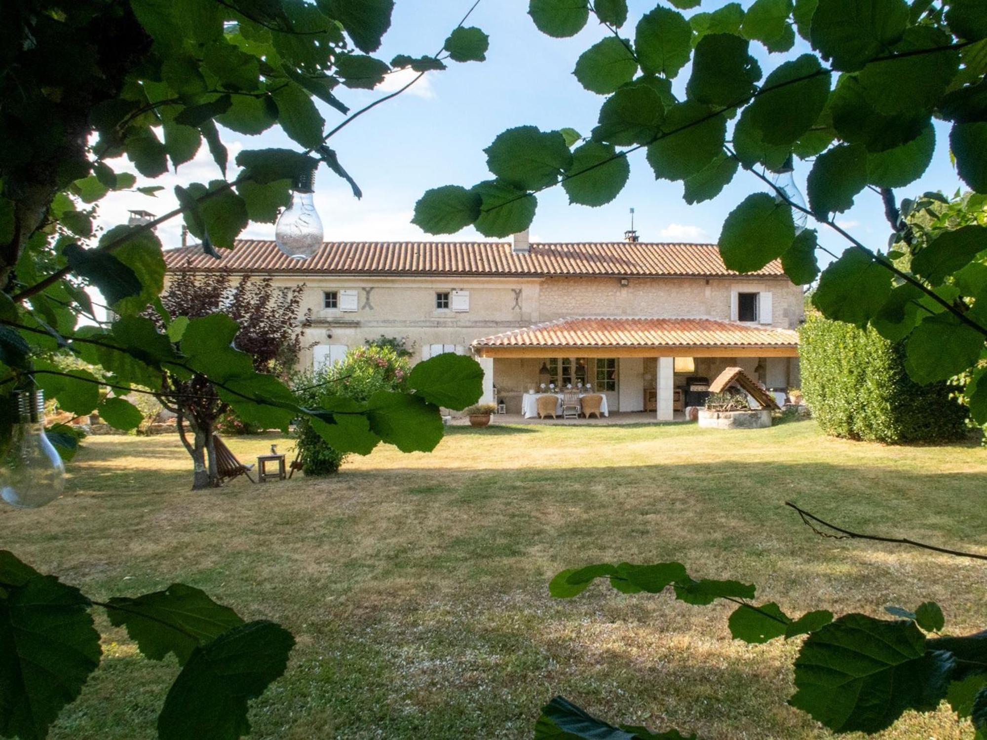 Yviers Le Boisdalon B&B 외부 사진