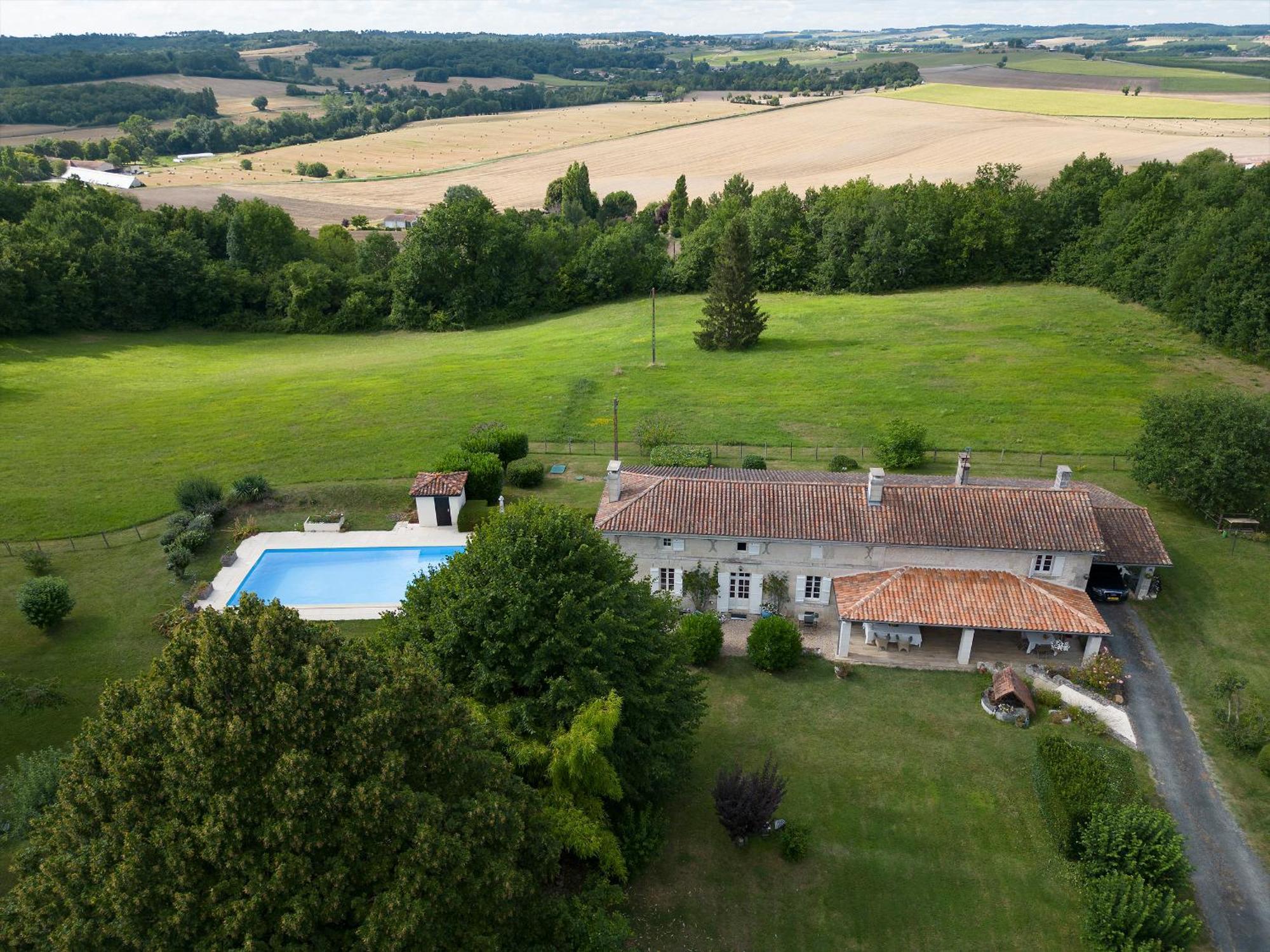 Yviers Le Boisdalon B&B 외부 사진